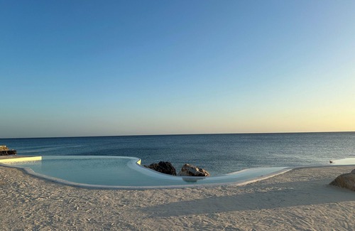 Dominicus Casa | Beautiful 3 BR Villa in Tracadero Beach Resort
