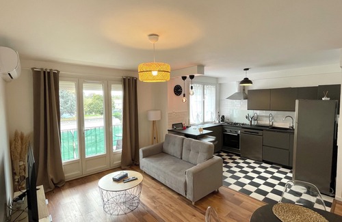 Meyzieu Centre Apartamento | Beautiful 3-room apartment near EUREXPO/OL VALLÉE