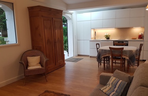 Cagnes-sur-Mer Casa | Hermoso apartamento tranquilo de 3 habitaciones, parte superior de la villa, renovado en 2018, estacionamiento seguro
