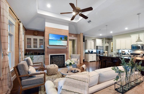 King City Casa | Beautiful 3 bed - 3 bath home located in Village Oaks