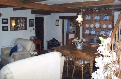 Rathkeale Casa | Beautiful 300 year old traditional country cottage