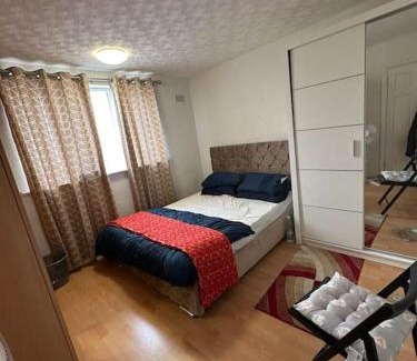 Waltham Forest Casa | Beautiful 3BD Family Home With Huge Private Graden