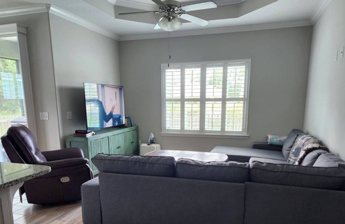 St. Marys Casa | Beautiful 3bed two bathroom home near to Kingsbay Base and shopping center.