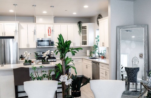 Sacramento Casa | Beautiful 3BR/2B Midtown Sac, Airport, Golden1 Center