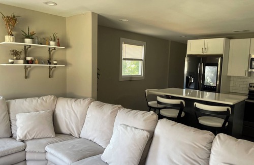 Atlanta Casa | Beautiful 3br, 2ba Bungalow + Hot Tub