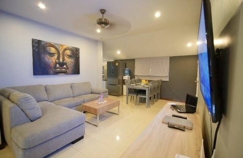 Chalong Villa | Hermosa villa de jardín 3BR