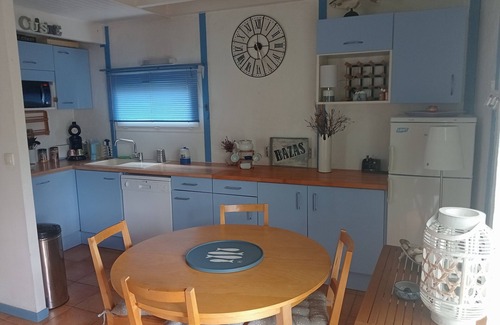 Hourtin Port Chalet De Esquí | Beautiful 4/6-bed chalet, close to the lake and children's island.