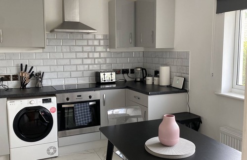Nottingham Cabaña | Beautiful 4 bed converted bungalow