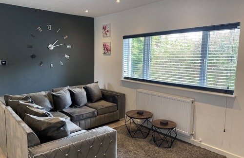 Nottingham Cabaña | Beautiful 4 bed converted bungalow