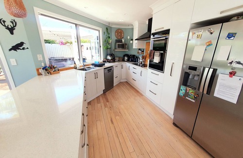 Mount Maunganui Casa | Beautiful 4 bedroom home with lagoon pool & spa. Nr Tay Street Beach, Maunganui