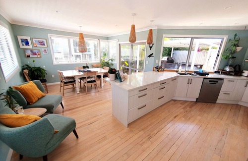 Mount Maunganui Casa | Beautiful 4 bedroom home with lagoon pool & spa. Nr Tay Street Beach, Maunganui