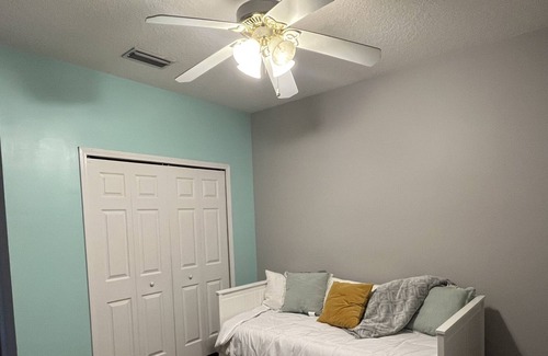 Northside Casa | Beautiful 4 bedroom / 2 bathroom home!