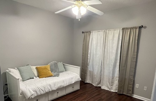 Northside Casa | Beautiful 4 bedroom / 2 bathroom home!