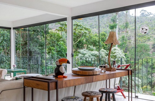 Posse Casa | Hermosa casa de campo de 4 dormitorios en la montaña con piscina, sala de juegos y más
