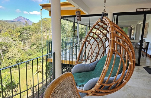 Posse Casa | Hermosa casa de campo de 4 dormitorios en la montaña con piscina, sala de juegos y más