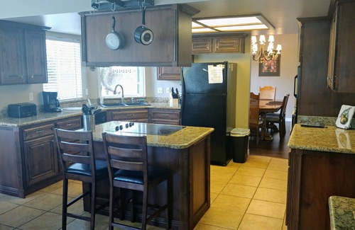 Las Vegas Casa | Beautiful 4 bedroom Home By Summerlin with Pool & Hot Tub