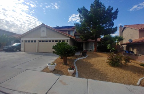 Las Vegas Casa | Beautiful 4 bedroom Home By Summerlin with Pool & Hot Tub