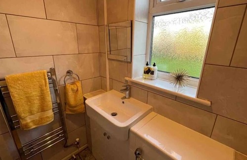 Ellenbrook Casa | Beautiful 4 bedroom House in Worsley, close to City centre