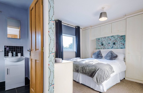 Ellenbrook Casa | Beautiful 4 bedroom House in Worsley, close to City centre