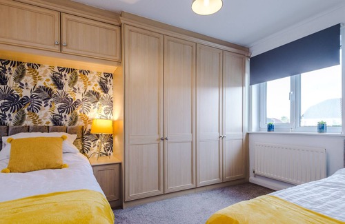 Ellenbrook Casa | Beautiful 4 bedroom House in Worsley, close to City centre