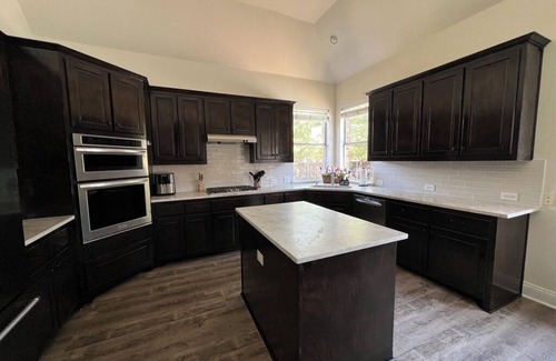 Allen Casa | Beautiful 4-bedroom house - Large backyard and pool & SPA - Games & smart TVs