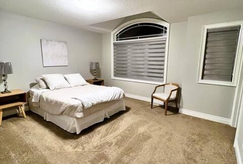 London Casa | Beautiful 4 Bedroom House With a Indoor Fireplace