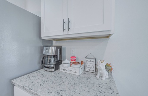 Shenandoah Casa | Beautiful 4-bedroom Brand New Modern House Bella with pool and park