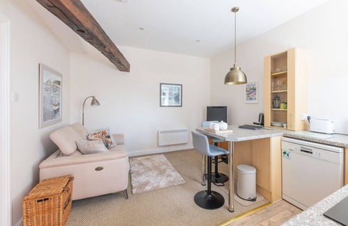 Saltash Cabaña | Beautiful 4* Cottage in a peaceful, rural setting with Country Club membership.