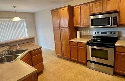 Waynesville Casa | beautiful 4b/3b house at "Fort Leonard Wood"