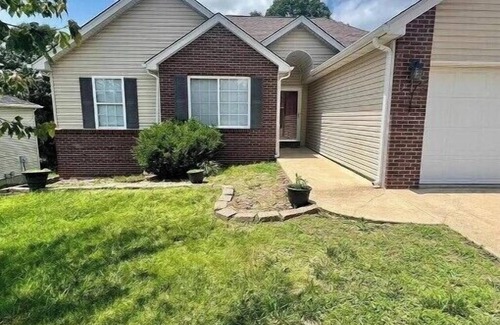 Waynesville Casa | beautiful 4b/3b house at "Fort Leonard Wood"