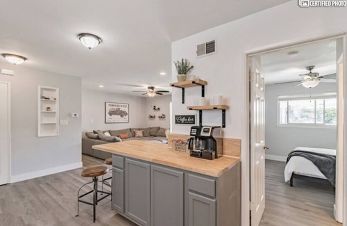 Simi Valley Casa | Beautiful 4bd Mini-Farm Stay in Simi Valley with Hot Tub