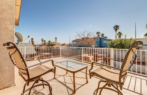 Las Vegas Casa | Beautiful 4bedroom,3bath ,5bed,2 sleep sofa,10 min Downtown,Pool,Hot Tub! Game !