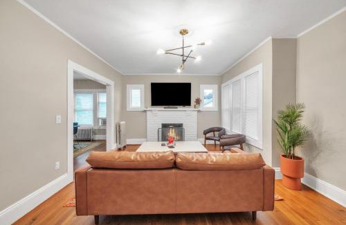 Springfield Casa | Beautiful 4BR 2 Bathroom House with Parking