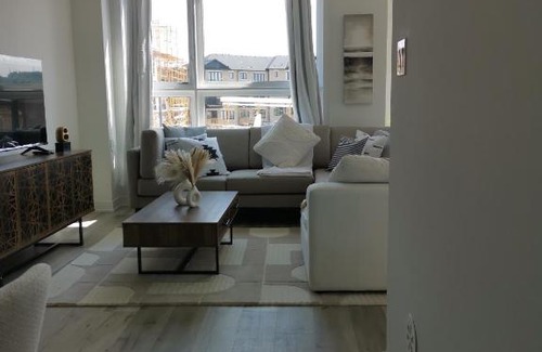 Barrie Apartamento | Beautiful, 4brd-3bthTownhome 7mins to Lakeshore