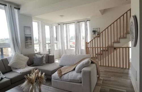Barrie Apartamento | Beautiful, 4brd-3bthTownhome 7mins to Lakeshore
