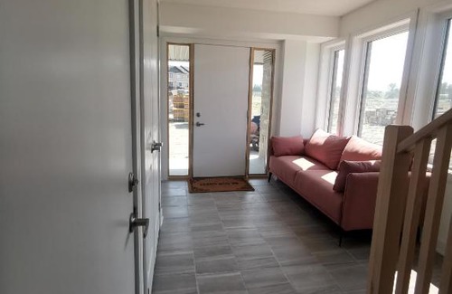 Barrie Apartamento | Beautiful, 4brd-3bthTownhome 7mins to Lakeshore