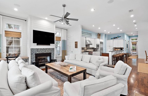 Cottage District Casa | Beautiful 5 Bedroom, 5 Bath Watercolor Home in Prime Location