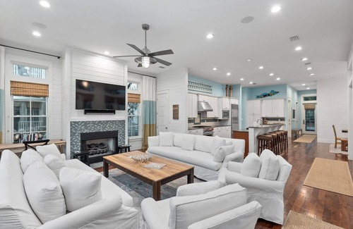 Cottage District Casa | Beautiful 5 Bedroom, 5 Bath Watercolor Home in Prime Location