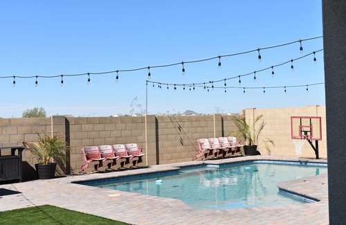 Crossriver Casa | Beautiful 5 bed 3.5 bath with pool and sunset view