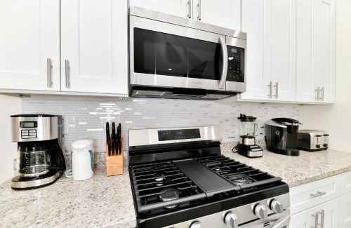 West Kissimmee Casa | Beautiful 5 bed home Resort 5 minutes from Disney