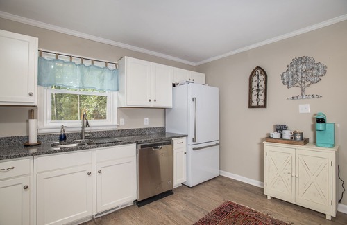 Morehead City Casa | Beautiful 5 Bedroom Home-Cardinal Seas