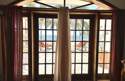 San Pedro Villa | Beautiful 5 bedroom beachfront villa with private pool just 2.5 miles from town
