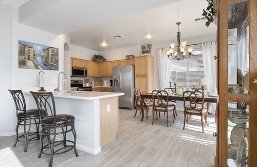 Surprise Farms Casa | Spring Training Special. Spacious 4 bedroom/Big backyard in Surprise