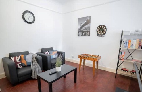 Lewisham Casa | Beautiful 5 Bedroom House With Private Garden