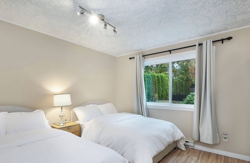 Courtenay Casa | Beautiful 5 Bedroom in Perfect Location