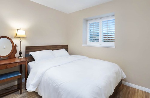 Courtenay Casa | Beautiful 5 Bedroom in Perfect Location