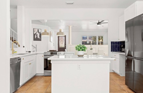North San Antonio - SAT Casa | Beautiful 5 BR: Chef Kitchen, Game Room, Modern
