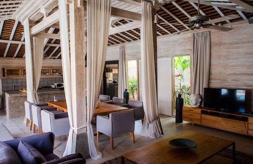 Kerobokan Villa | Luxury 4 Bedroom Villa with Private Pool, Bali Villa 2006
