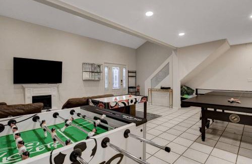 Silverado Ranch Casa | Beautiful 5BR w/King Beds, Pool & Hot Tub, Games