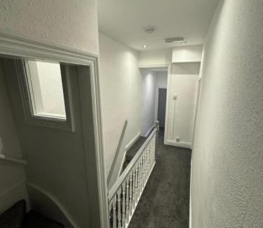 Birmingham Casa | Beautiful 6 bed home in Birmingham perfect for contractors!